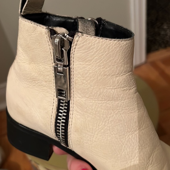 Soft supple slightly off-white leather booties - Picture 7 of 9